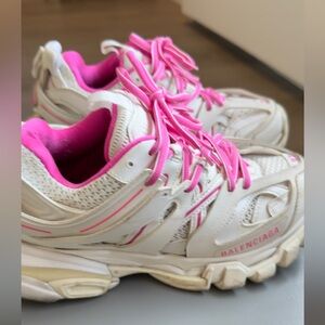 Balenciaga Track sneaker
Color- white/fluo pink
Size - 37